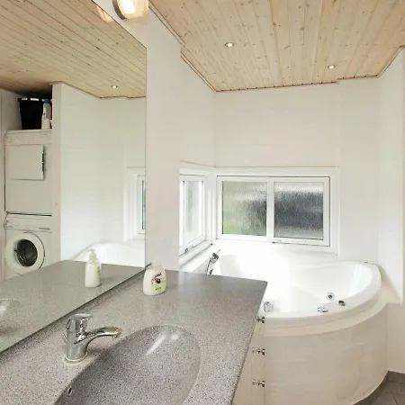 Four-bedroom Holiday In Henne 2 Feriehus Henne Strand