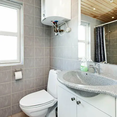 Feriehus Four-bedroom Holiday In Henne 2